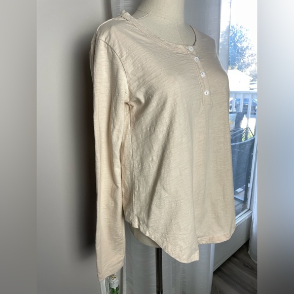 Tuckernuck Pomander Place Long Sleeve Henley Tee Size Small Beige Oatmeal - Picture 5 of 8